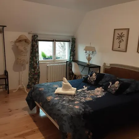 Chambre Au Domaine Du Mont Scolan Апартаменты *